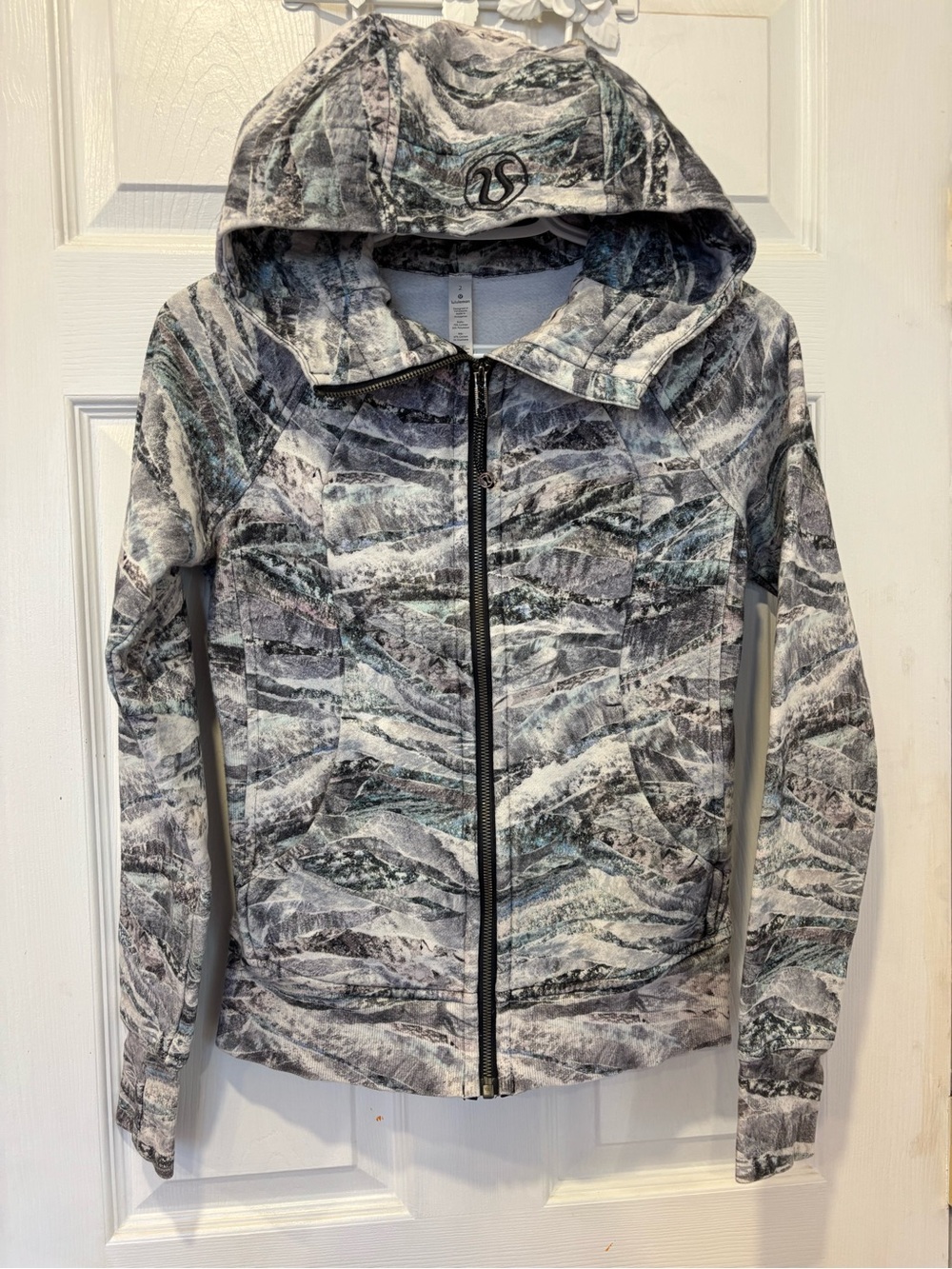 Lululemon Springscape Scuba Zip Up Hoodie Size 2 Excellent Condition
